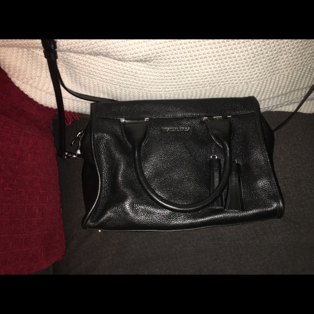Medium leather Michael kors bag